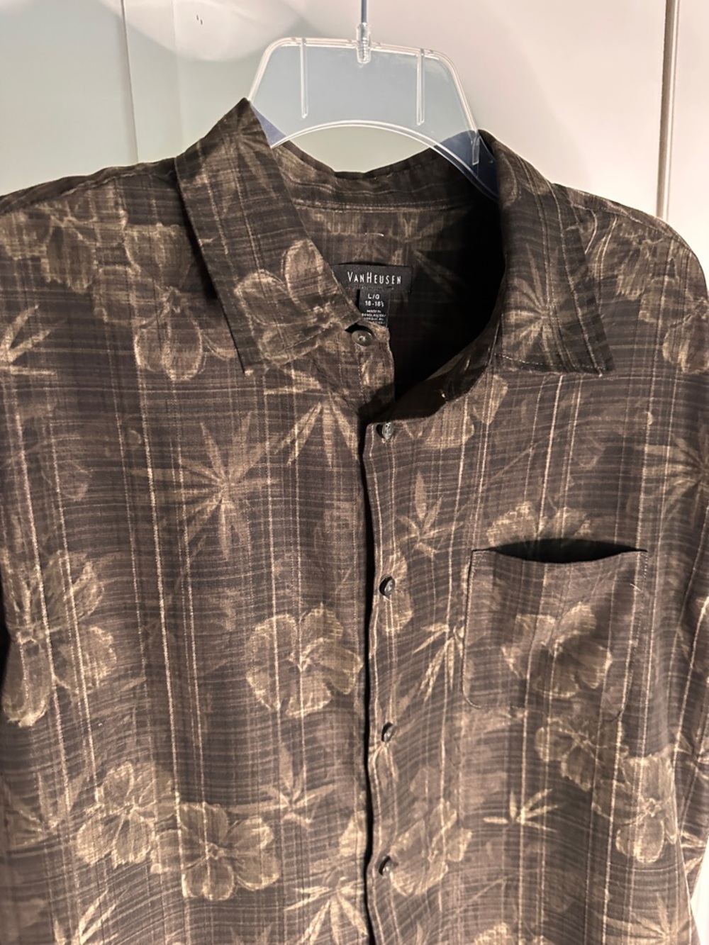 Van Heusen Brown Floral Short-Sleeve Button-Down Shirt Hawaiian style - Picture 5 of 10